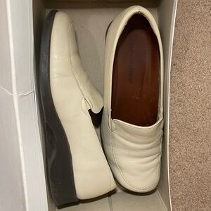 Naturalizer Women’s Cream Platform Loafers